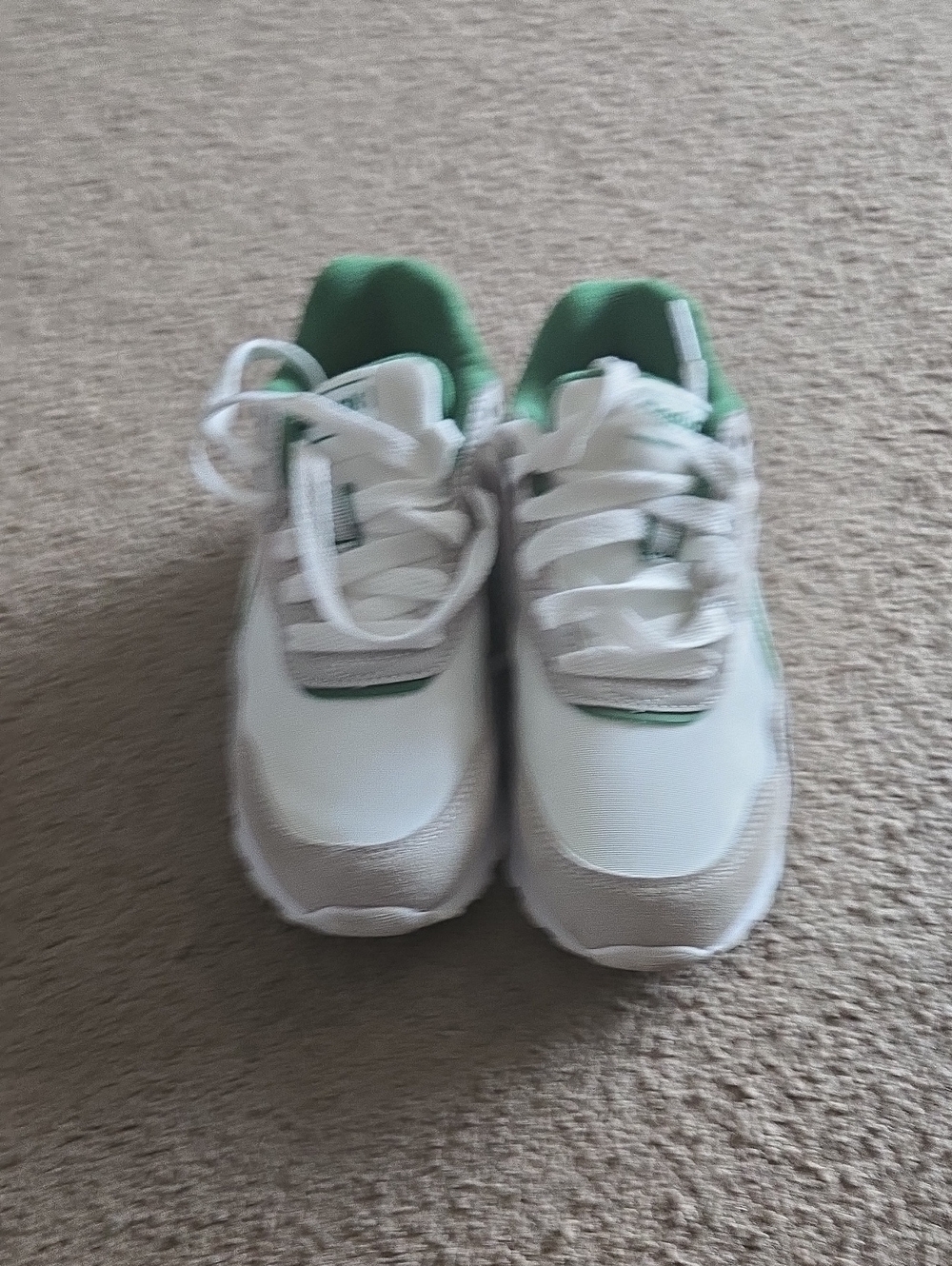 Reebok Kids White and Green Casual Sneakers